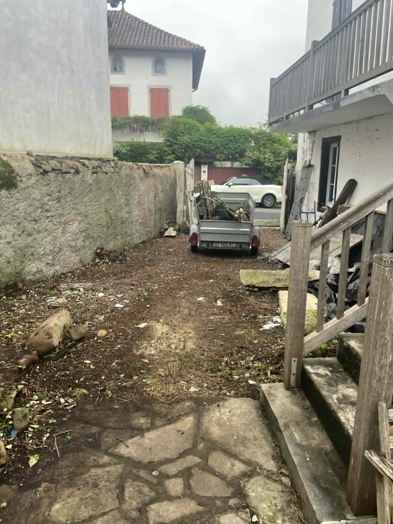 Jardin propre après débroussaillage Bidart